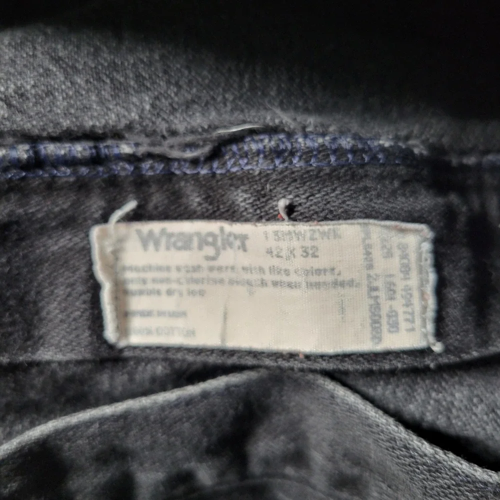 Wrangler Jeans Mens 43x31 (fits 42x32) Black Straight Leg Faded Denim‎ 13MWZWK